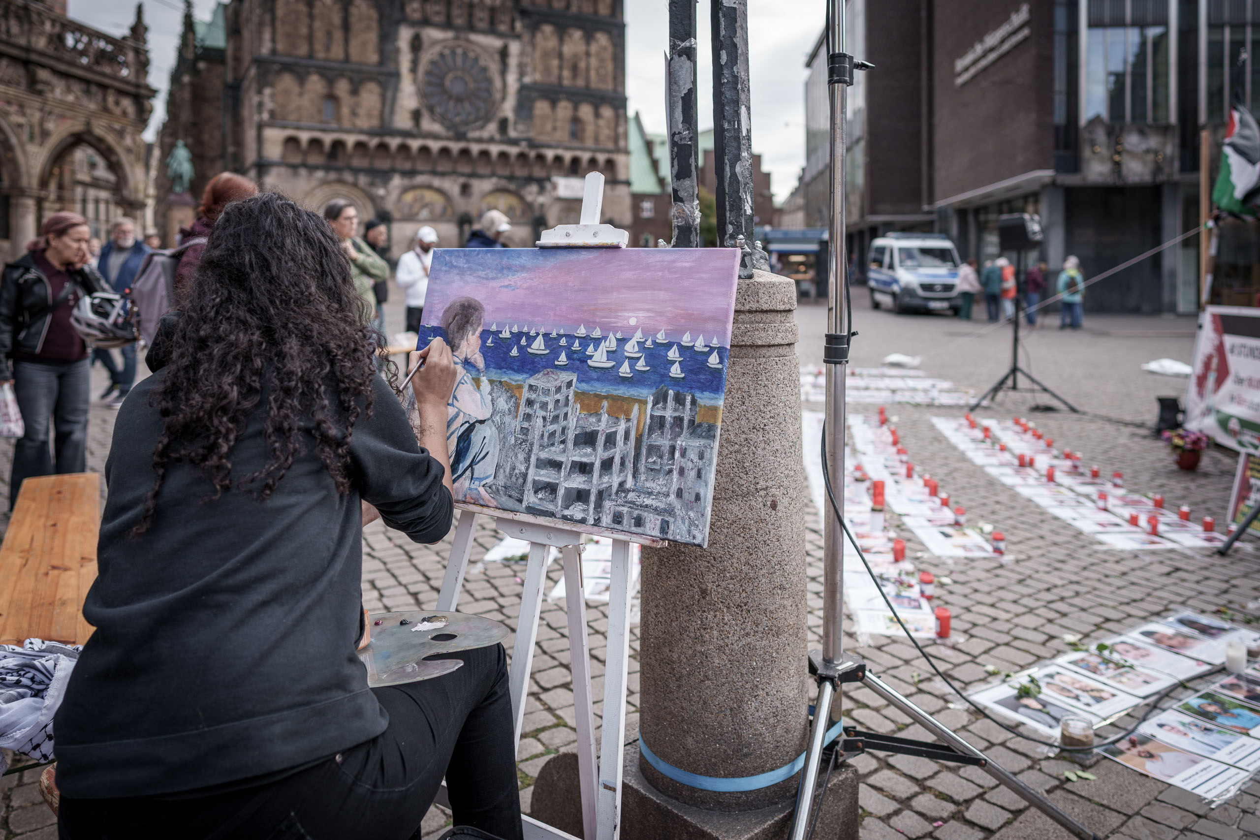 Malerin bei den "48 Stunden für Gaza".