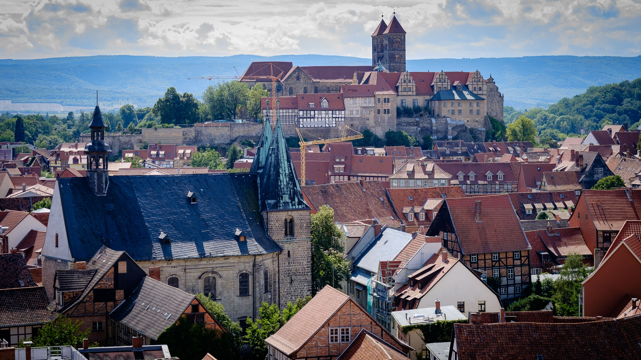 Blick über Quedlinburg auf die Stiftskirche St Servatius