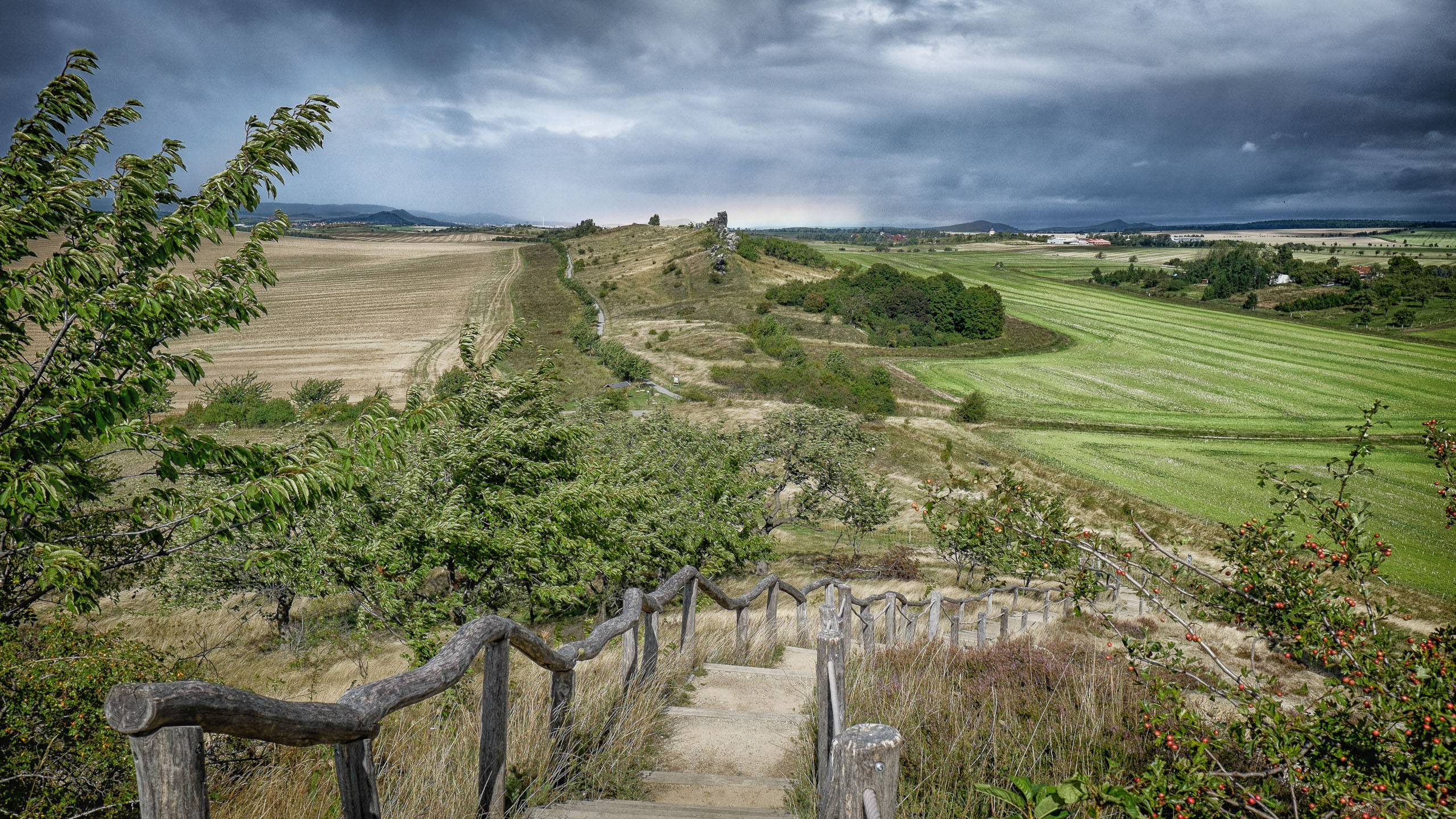 Teufelsmauer-Stieg an den Mittelsteinen