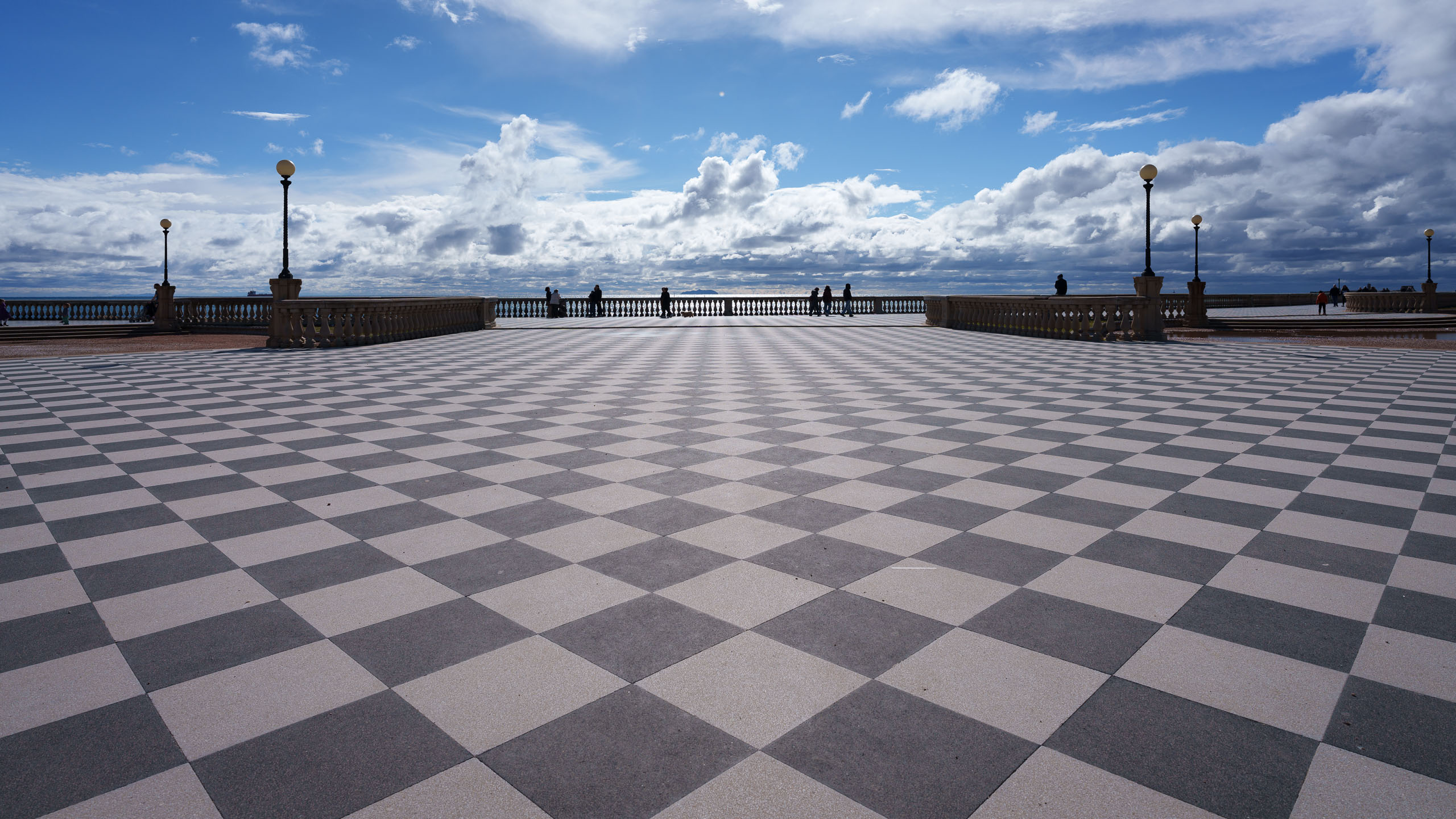 Terrazza Mascagni am Strand von Livorno.