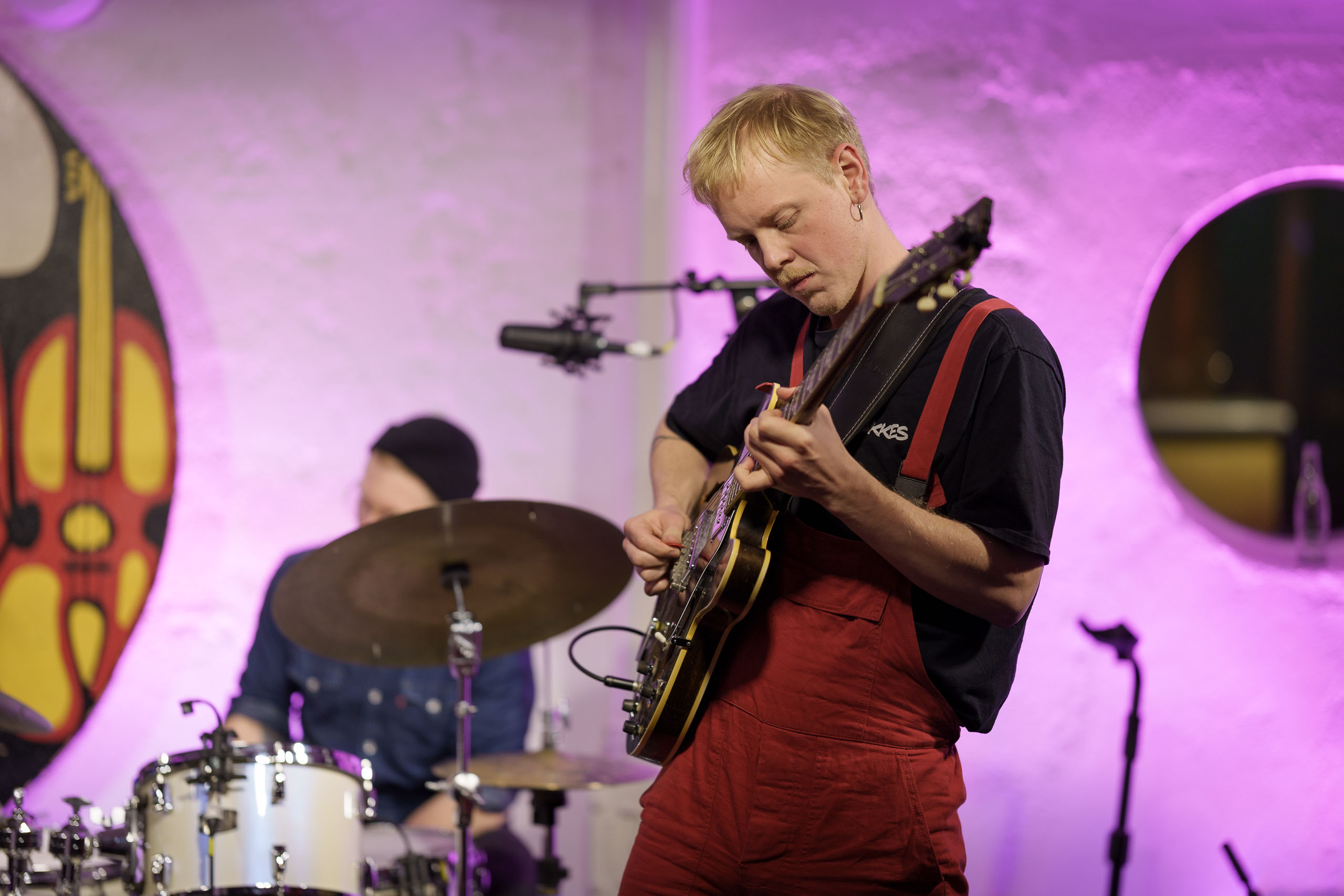 Teis Semey (Electric Guitar)